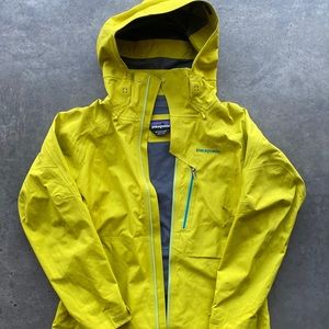 Rare Women’s Patagonia Powslayer jacket